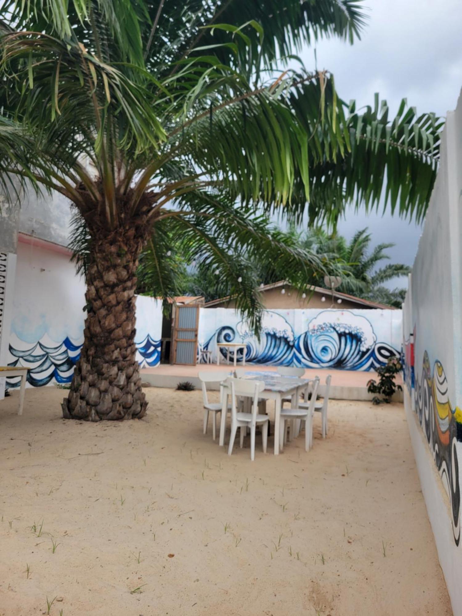 Auberge Fleurie Ouidah Bagian luar foto